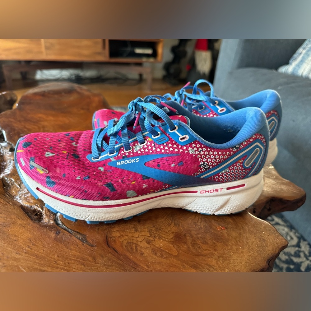 Brooks Ghost 14 running shoes, size 8